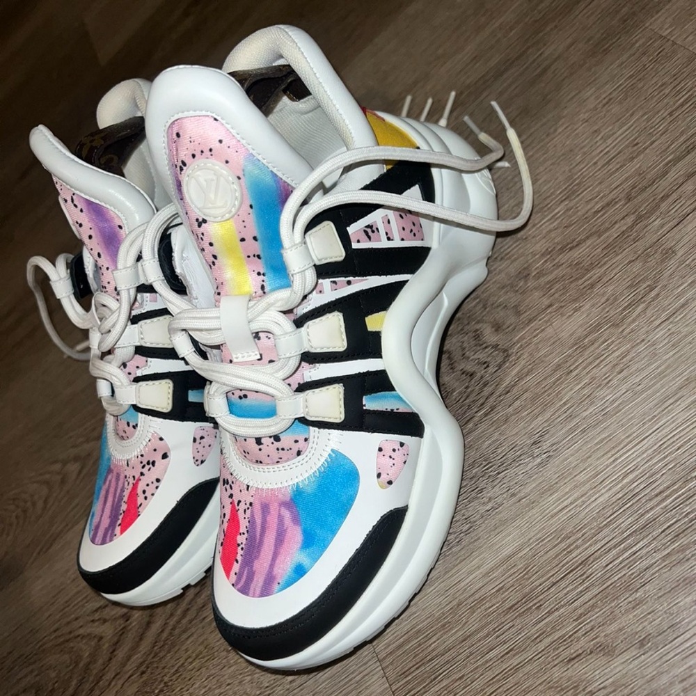 LV arch light monogram sneakers worn once